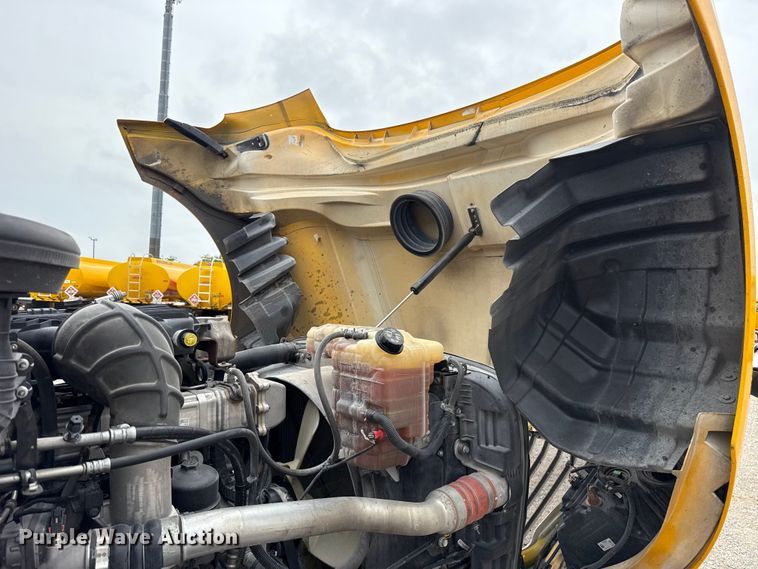 image for item FC4051 2023 International LT625 semi truck