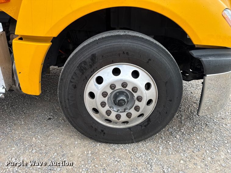 image for item FC4051 2023 International LT625 semi truck