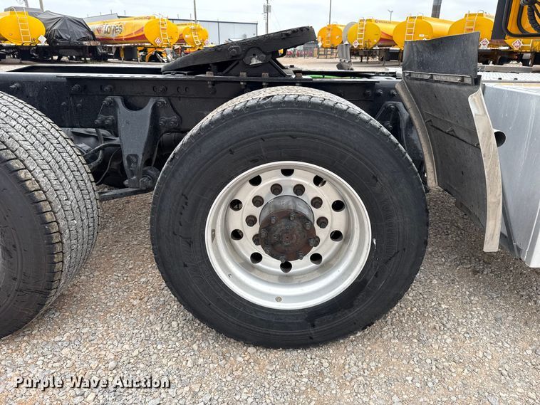 image for item FC4051 2023 International LT625 semi truck