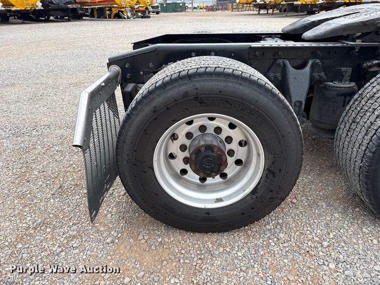 image for item FC4051 2023 International LT625 semi truck