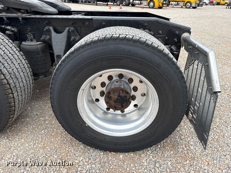 image for item FC4051 2023 International LT625 semi truck