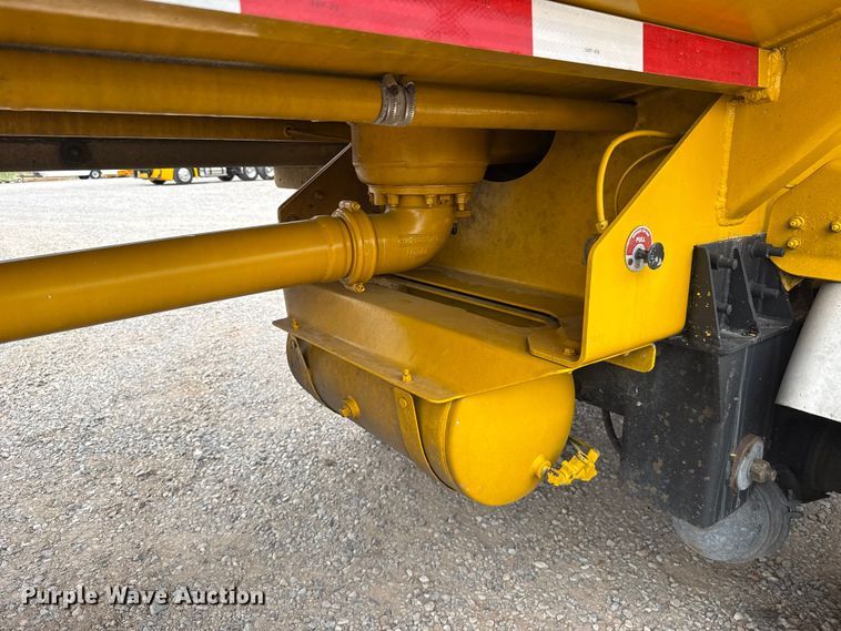 image for item FC4054 2003 Beall BAST-96-3-SB fuel trailer