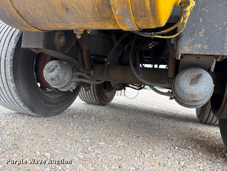 image for item FC4054 2003 Beall BAST-96-3-SB fuel trailer
