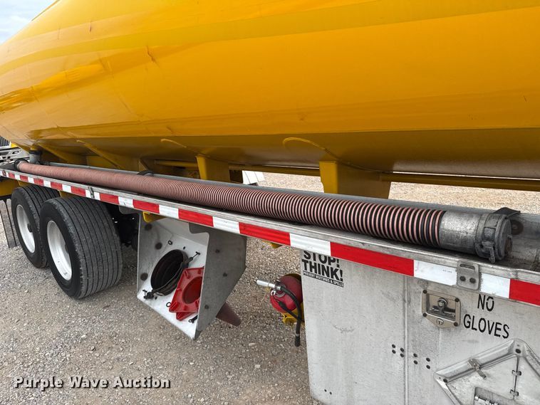 image for item FC4054 2003 Beall BAST-96-3-SB fuel trailer