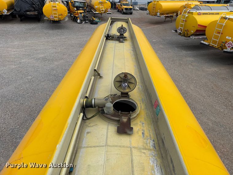 image for item FC4054 2003 Beall BAST-96-3-SB fuel trailer