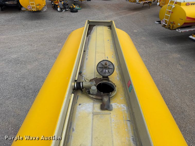 image for item FC4054 2003 Beall BAST-96-3-SB fuel trailer
