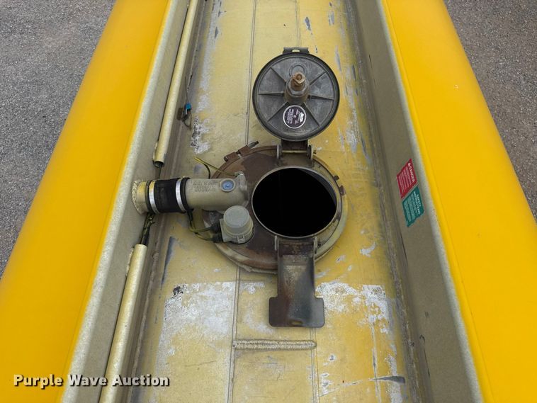 image for item FC4054 2003 Beall BAST-96-3-SB fuel trailer