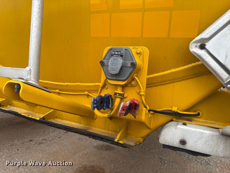 image for item FC4054 2003 Beall BAST-96-3-SB fuel trailer