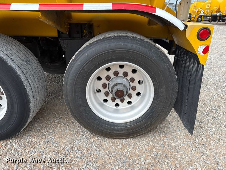 image for item FC4054 2003 Beall BAST-96-3-SB fuel trailer