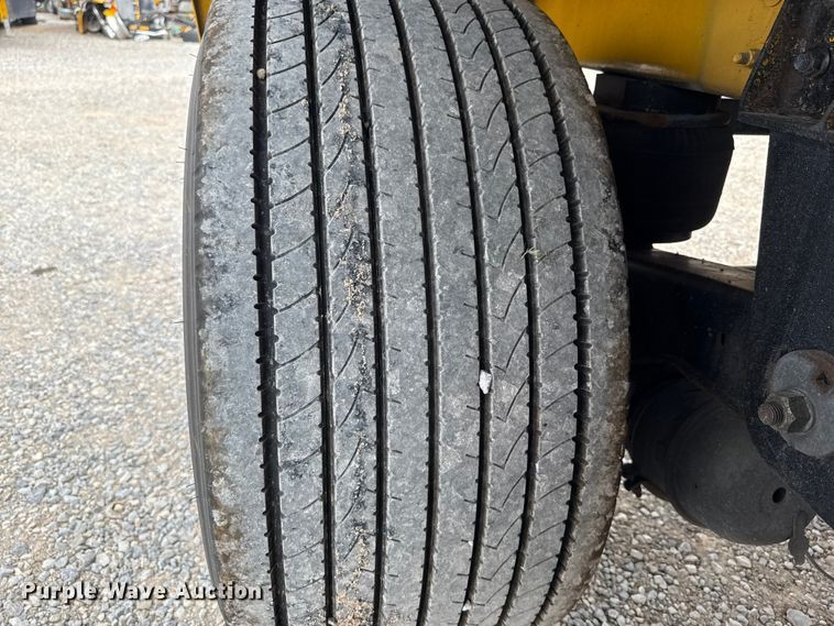 image for item FC4054 2003 Beall BAST-96-3-SB fuel trailer