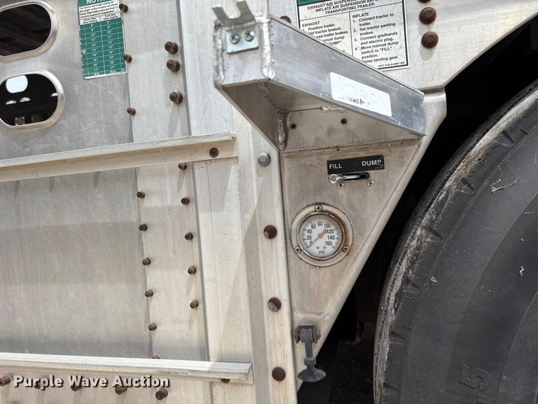 image for item FC4059 2018 Wilson PSDCL -402 livestock trailer