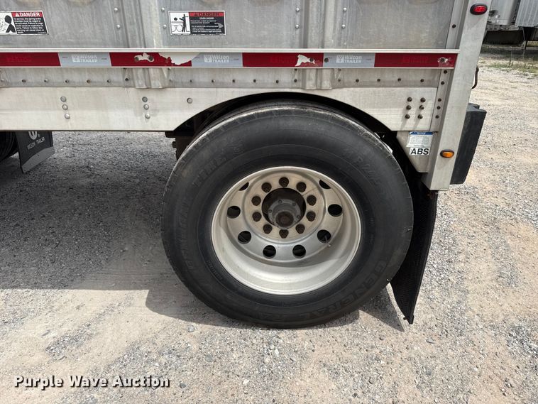 image for item FC4059 2018 Wilson PSDCL -402 livestock trailer