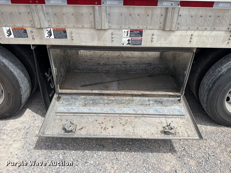 image for item FC4061 2020 Wilson PSDCL-402 livestock trailer