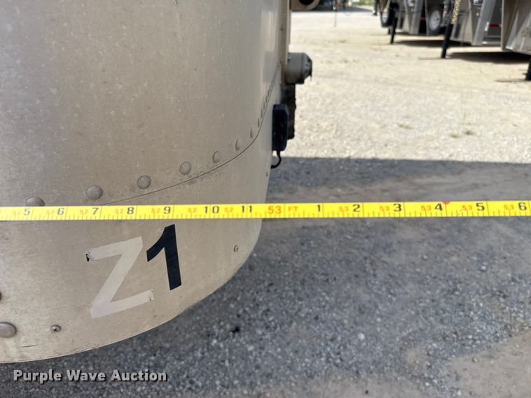 image for item FC4062 2019 Wilson PSDCL-402 livestock trailer