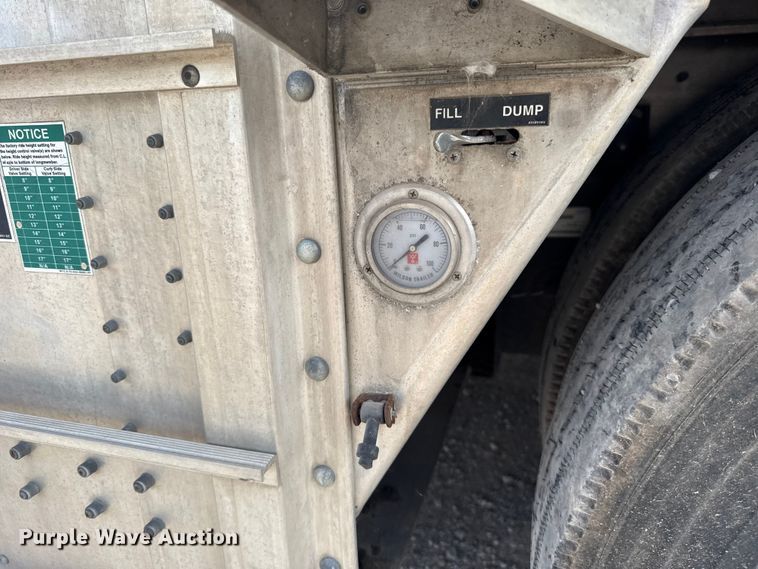 image for item FC4063 2020 Wilson PSDCL-402 livestock trailer