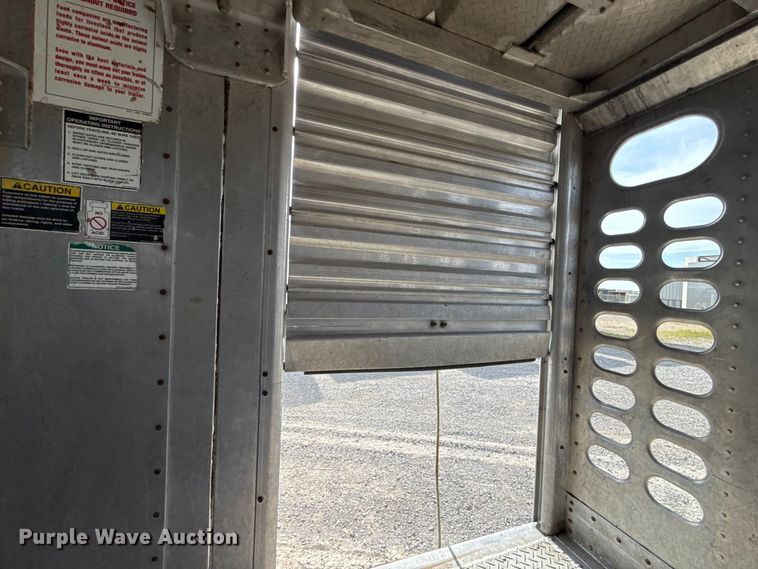 image for item FC4063 2020 Wilson PSDCL-402 livestock trailer