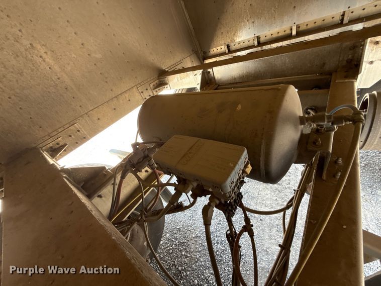 image for item FC4064 2024 Wilson DWH-750CGM grain trailer