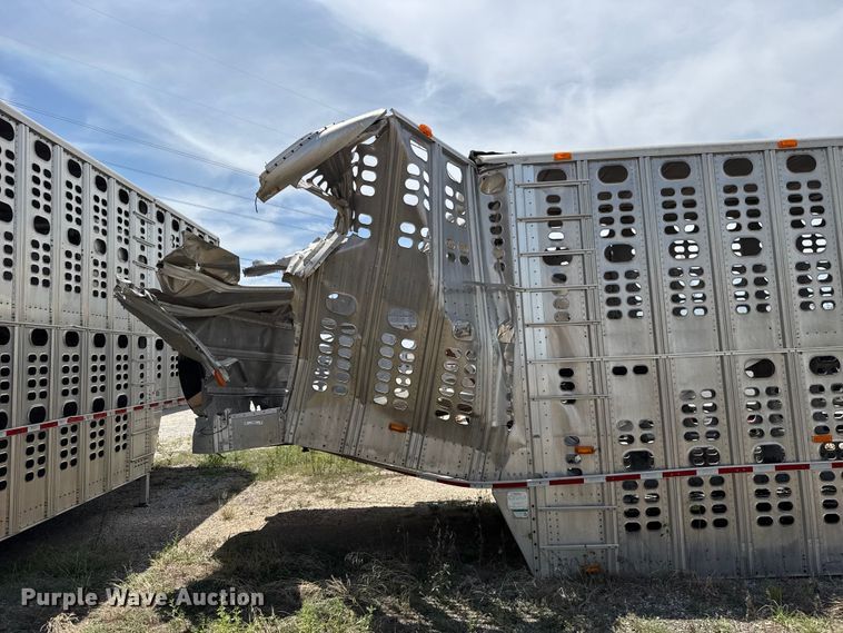 image for item FC4065 2013 Wilson PSDCL-402 livestock trailer
