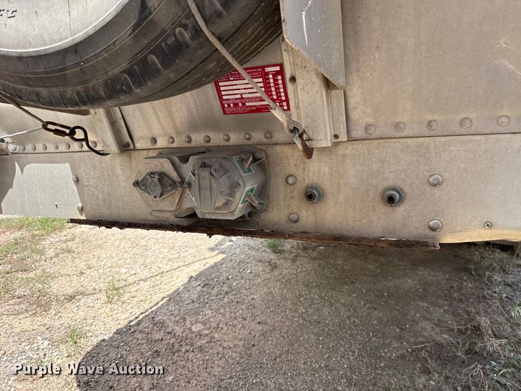 image for item FC4065 2013 Wilson PSDCL-402 livestock trailer