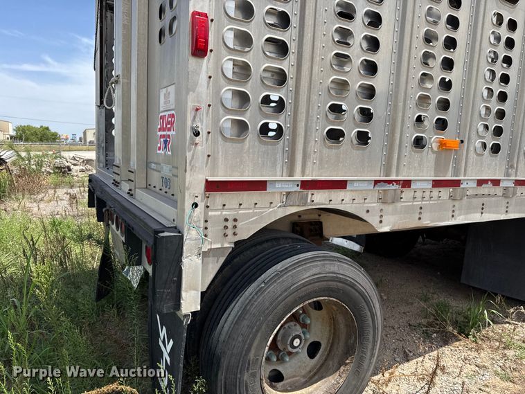 image for item FC4065 2013 Wilson PSDCL-402 livestock trailer
