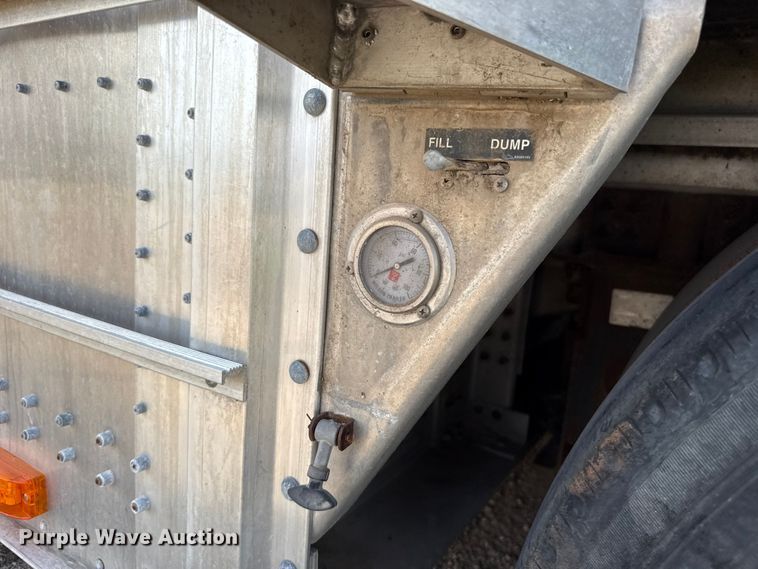 image for item FC4065 2013 Wilson PSDCL-402 livestock trailer