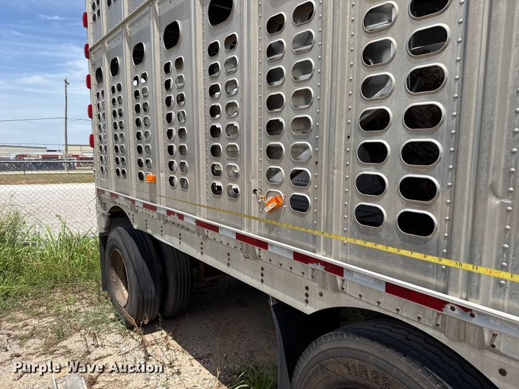 image for item FC4065 2013 Wilson PSDCL-402 livestock trailer