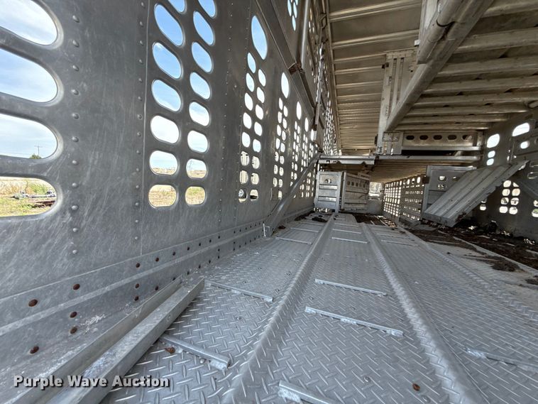 image for item FC4065 2013 Wilson PSDCL-402 livestock trailer