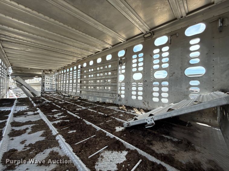 image for item FC4065 2013 Wilson PSDCL-402 livestock trailer