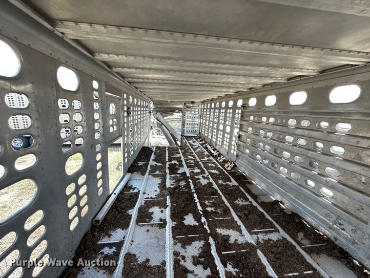 image for item FC4065 2013 Wilson PSDCL-402 livestock trailer