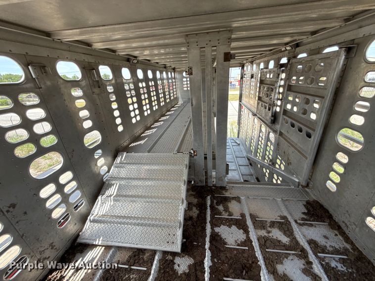 image for item FC4065 2013 Wilson PSDCL-402 livestock trailer