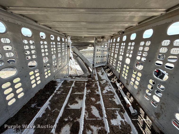 image for item FC4065 2013 Wilson PSDCL-402 livestock trailer