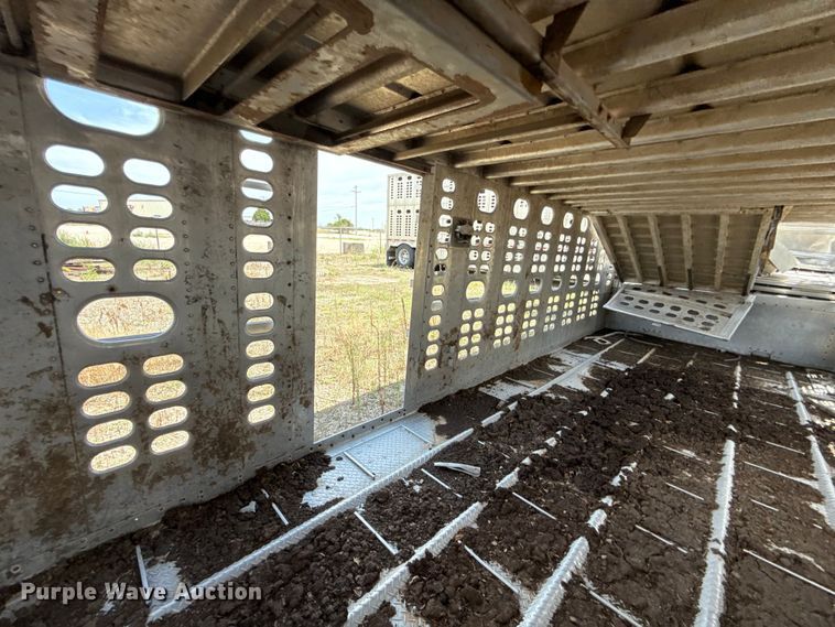 image for item FC4065 2013 Wilson PSDCL-402 livestock trailer