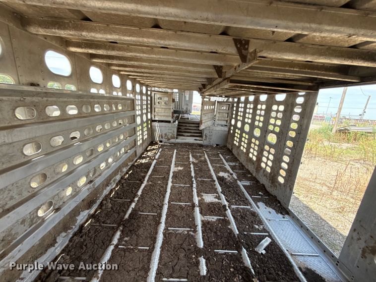 image for item FC4065 2013 Wilson PSDCL-402 livestock trailer
