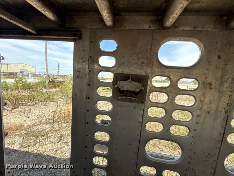 image for item FC4065 2013 Wilson PSDCL-402 livestock trailer