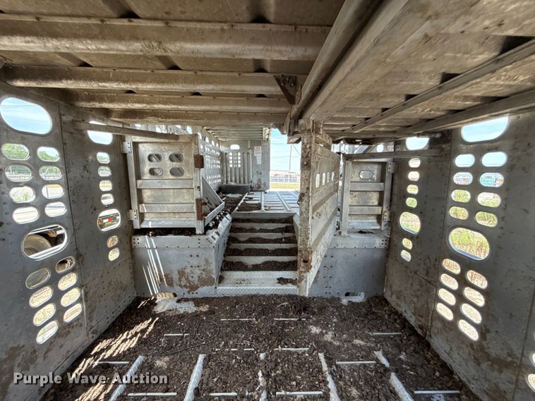 image for item FC4065 2013 Wilson PSDCL-402 livestock trailer