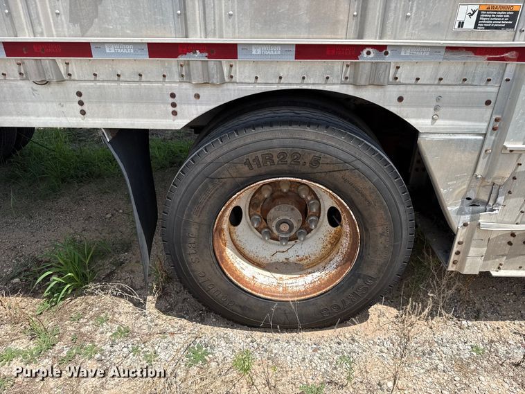 image for item FC4065 2013 Wilson PSDCL-402 livestock trailer