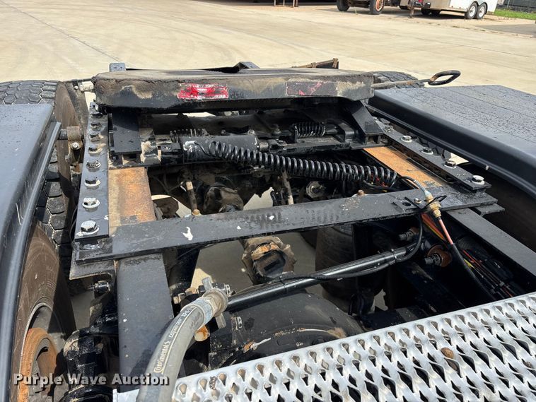 image for item FG0469 2018 Peterbilt 579 semi truck