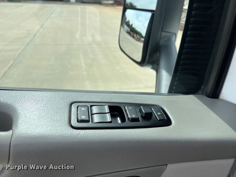 image for item FG0469 2018 Peterbilt 579 semi truck