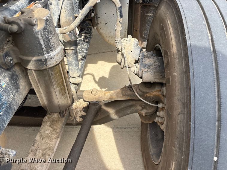 image for item FG0469 2018 Peterbilt 579 semi truck