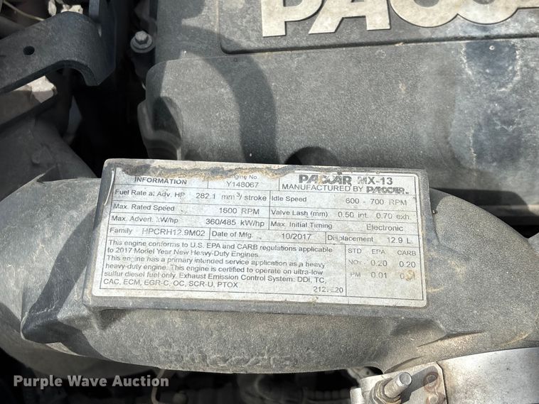 image for item FG0469 2018 Peterbilt 579 semi truck