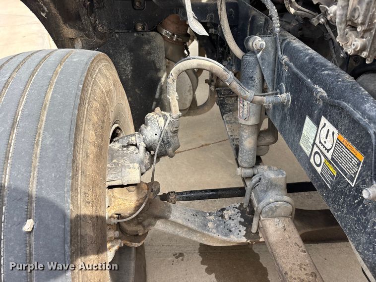 image for item FG0469 2018 Peterbilt 579 semi truck