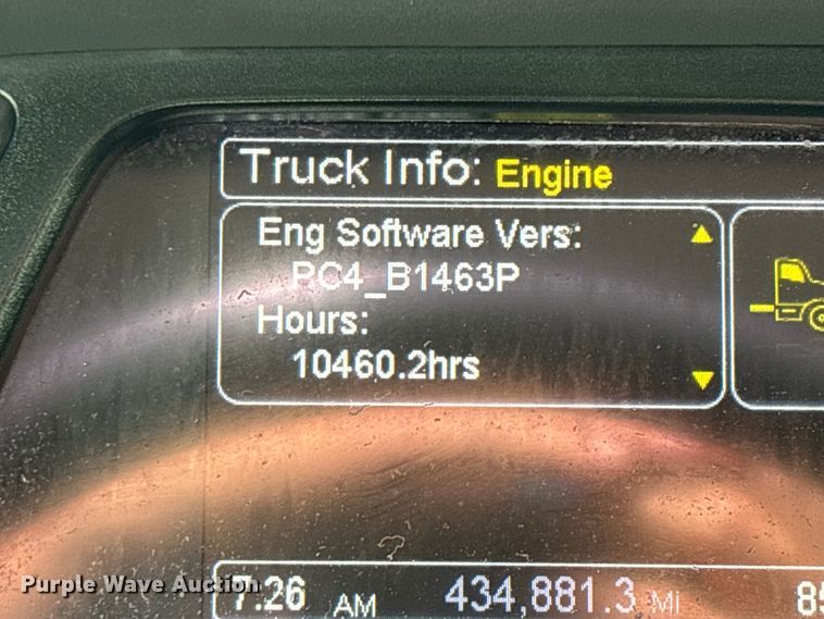 image for item FG0469 2018 Peterbilt 579 semi truck