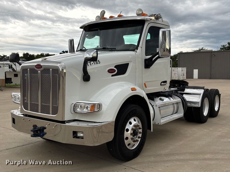 2016 Peterbilt 567 semi truck