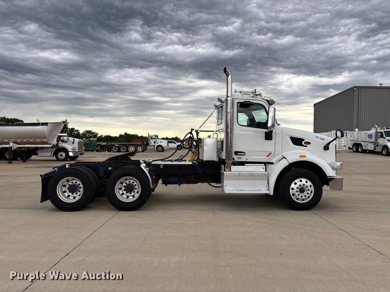 image for item FG0470 2016 Peterbilt 567 semi truck
