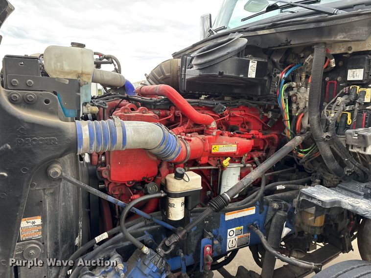 image for item FG0470 2016 Peterbilt 567 semi truck
