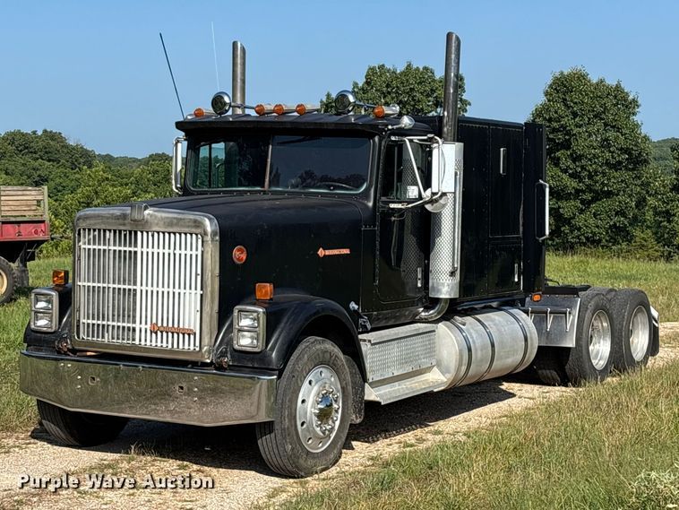 Photo of a 1987 International F-9370