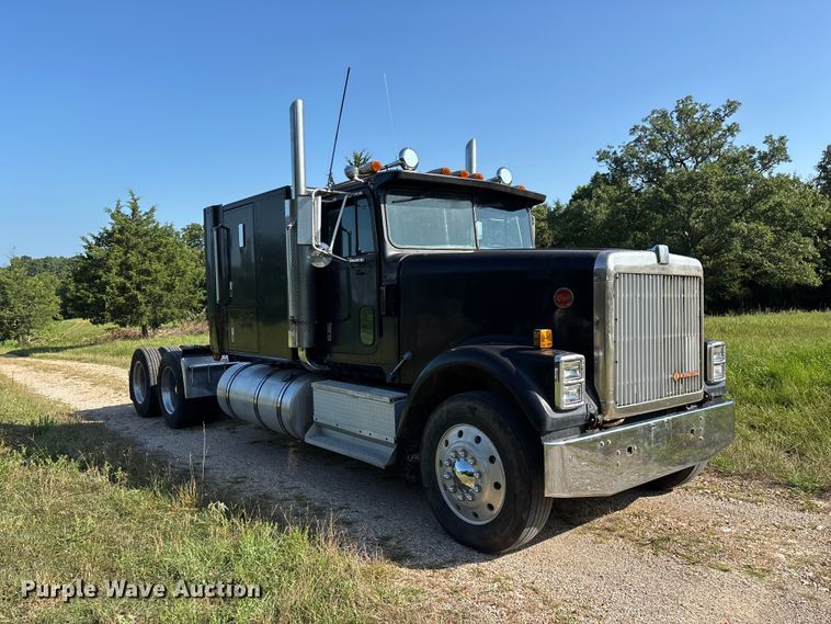 image for item FG0538 1987 International F-9370 semi truck