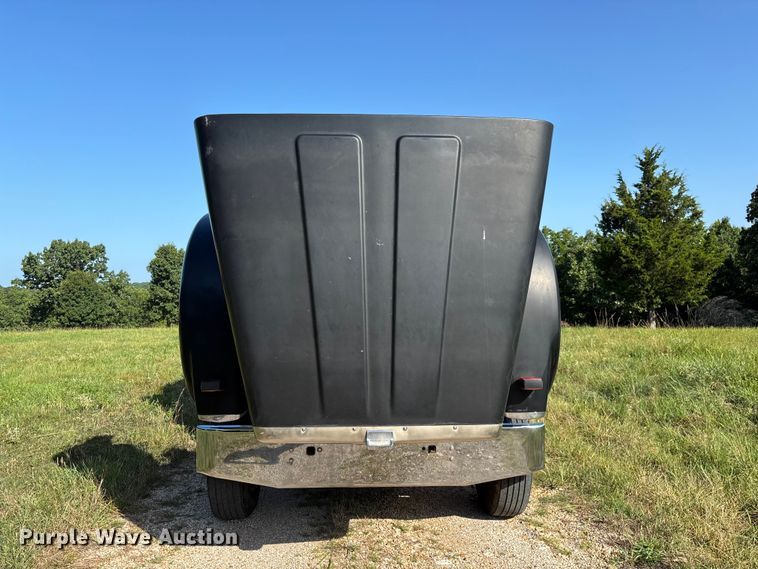 image for item FG0538 1987 International F-9370 semi truck