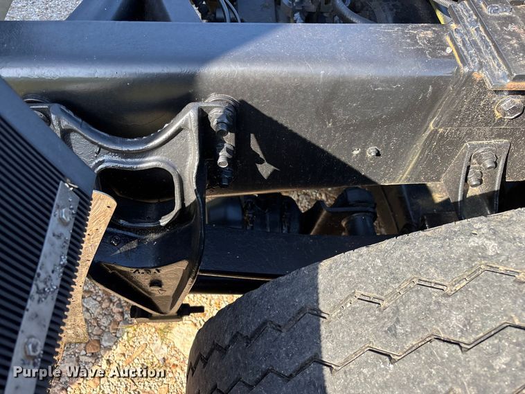 image for item FG0538 1987 International F-9370 semi truck