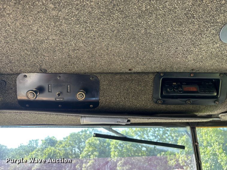 image for item FG0538 1987 International F-9370 semi truck